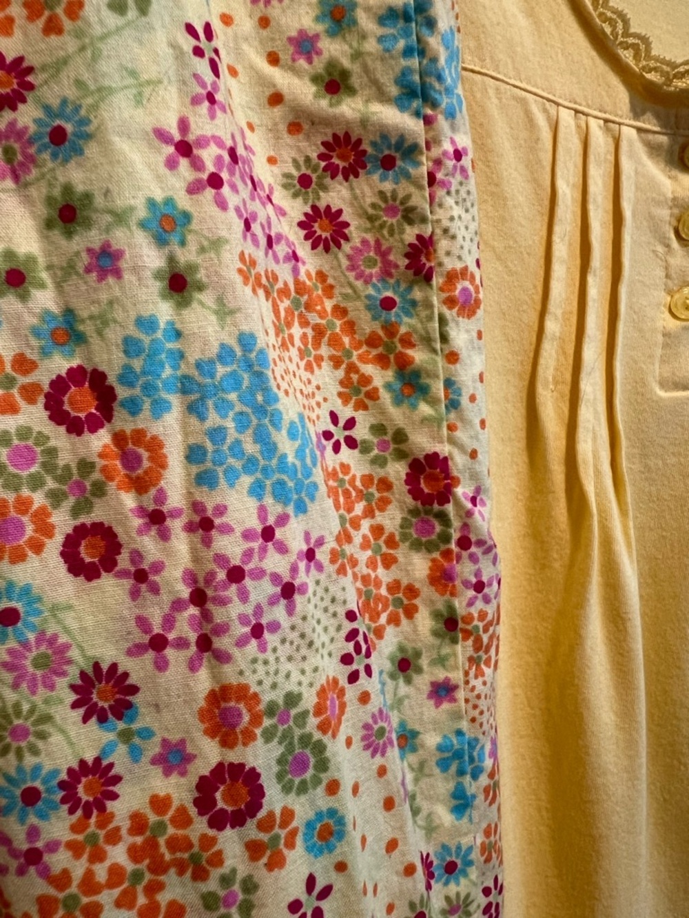 2 Pc PJ Set 💛 Yellow Floral Cropped Pants & Sleeveless Yellow Top - Picture 5 of 10
